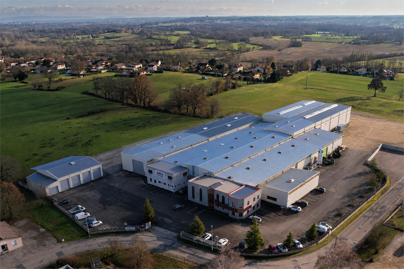 Vue aérienne du site DEGOTTEX INDUSTRIE à Polliat (Ain)